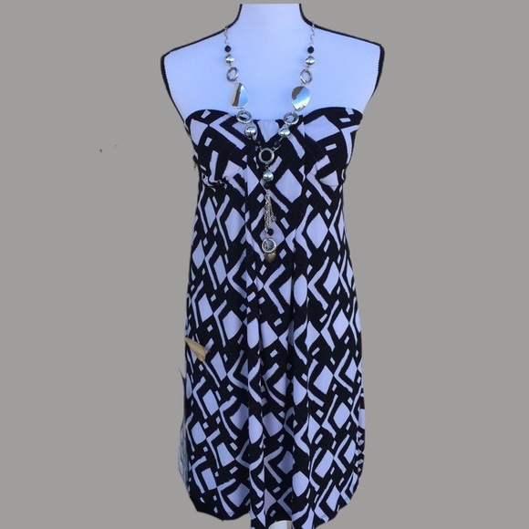 Vanity strapless back and white dress - Picture 1 of 3